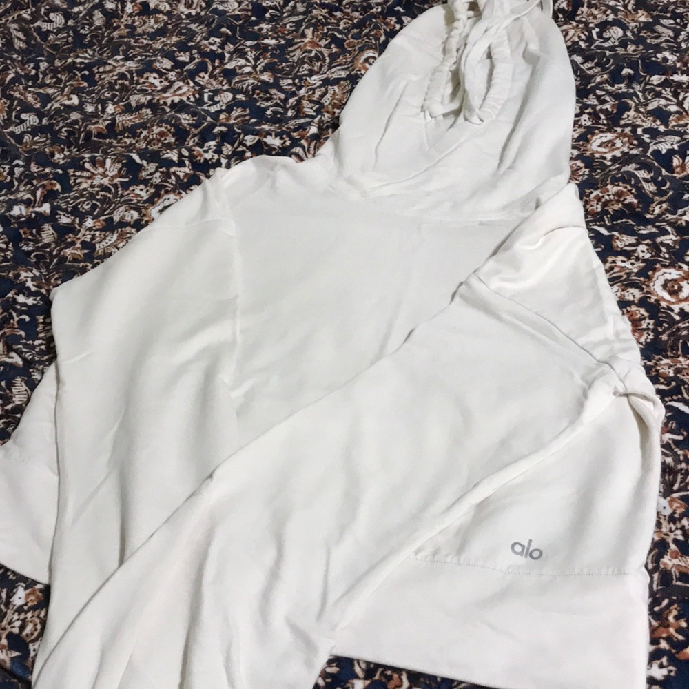 NWOT Alo yoga cropped sweatshirt